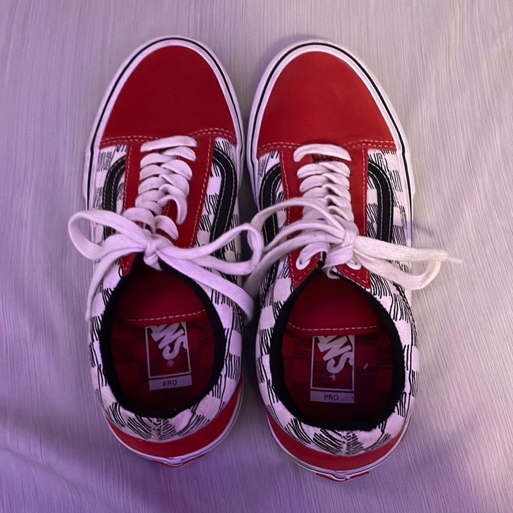 red black and white old school vans